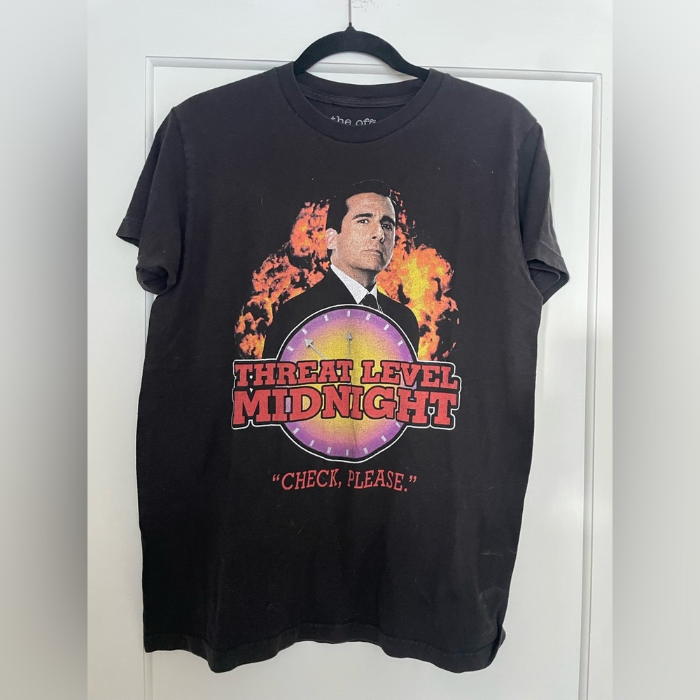 The Office, Threat Level Midnight T-shirt.